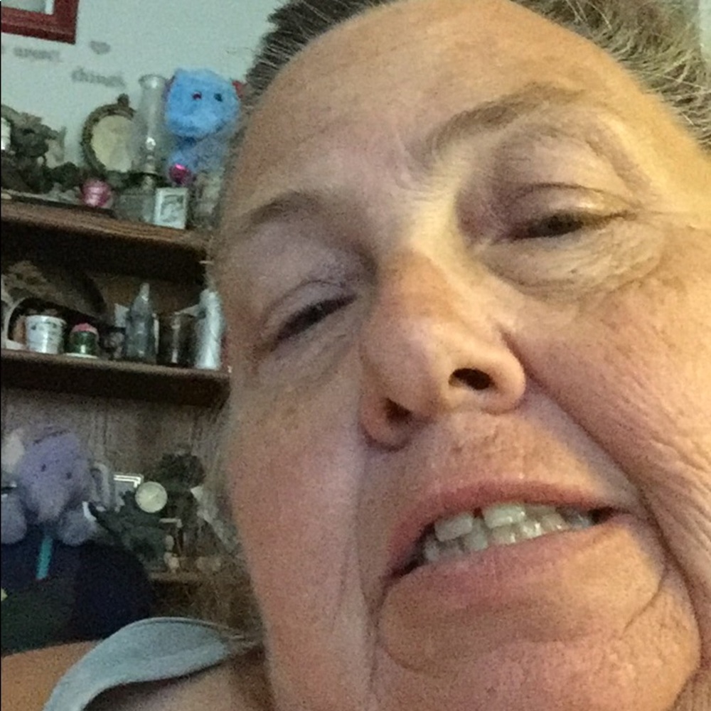 Meet your Posher, Cynthia